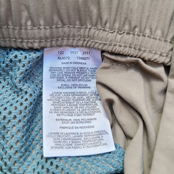 Columbia Light-weight Sandy River Cargo Shorts in Tusk with Belt, Size XS - Picture 16 of 16